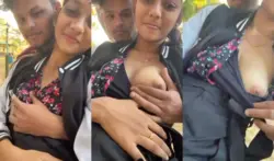 Chapri Boy Pressing Boobs of Beautiful GirlFriend in public park jaipur viral xxx